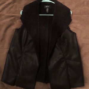 Style & Company Vest SZ M Faux Fur lining.